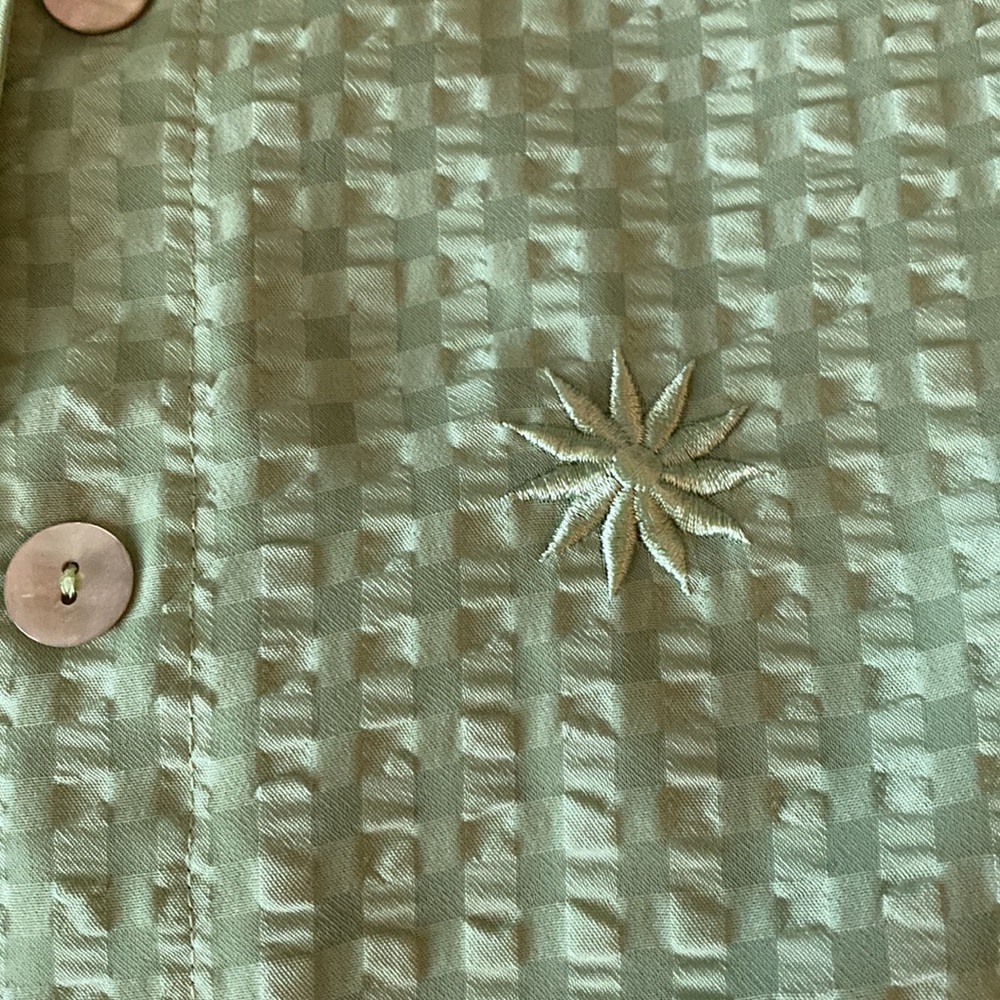 2 Piece Light Green Dress. - Picture 6 of 9